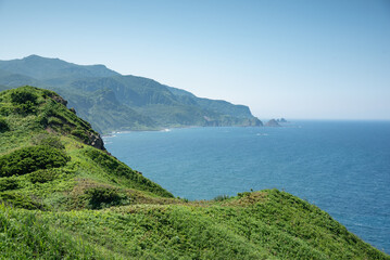 夏の晴れた日の神威岬 / 北海道 積丹町の観光イメージ