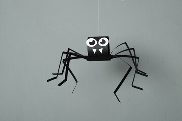 DIY Halloween paper spider. Halloween craft step by step instructions. Step 16.