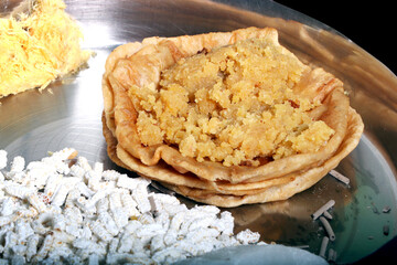 Suji Halwa with Puri or Sooji Halwa
