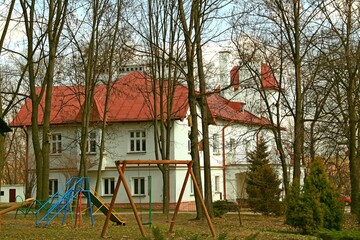 Tyniowice, Szkoła, Budynek, Zabytek, Architektura