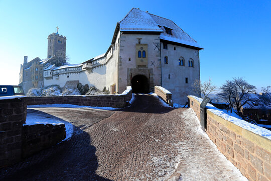 Au&szlig;enansicht der Wartburg im Winter. Eisenach; UNESCO Weltkulturerbe, Deutschland, Europa