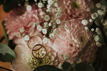 Bouquet porta fedi