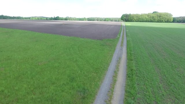 l&auml;ndliche Region Wiese landiwrtschaft Dorf anbindung infastruktur luftbil drohne