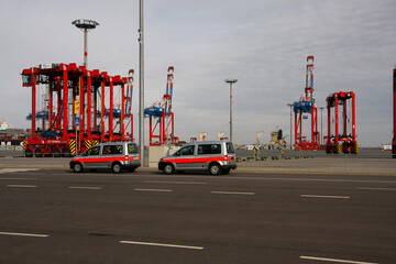 Der Jade-Weser-Port in Wilhelmshaven ist ein moderner und großer Überseehaven. Wilhelmshaven,...