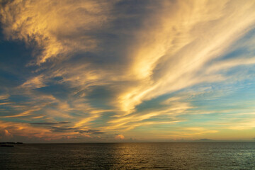 横須賀市秋谷海岸立石公園から秋の夕焼け空