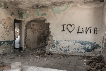 Fototapeta premium Abandoned Building near Saranda, Albania