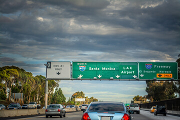 Northbound Traffic in 405 freeway in Los Angeles