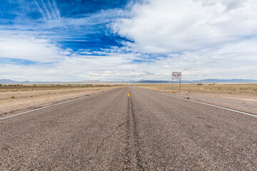 Driving North West along the Extraterrestrial Highway in to the very small town of Rachel, an area synonymous with UFO sightings and secret government facilities!