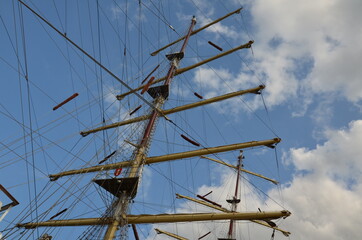 Gdynia ,port w Gdyni , żaglówka  w Gdyni  ,Gdynia morze ,  nabrzeże Gdynia ,czółno, morski, zeglarstwo, jacht, zagiel, naczynie, łódź żaglowa, bawić, woda, niebo, maszt, port, blękit, stary, 