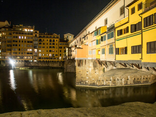 Fototapeta na wymiar Italia, Toscana, Firenze. Il Ponte Vecchio di notte.