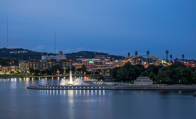Fototapeta na wymiar Pittsburgh Point State Park Fountain