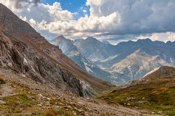 Fototapeta na wymiar Paysage de montagne dans les Pyrénées