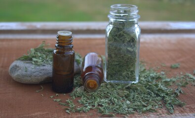huile essentielle de menthe verte ,feuilles sèches 