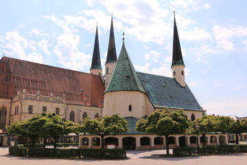 Blick auf die Gnadenkapelle in der Altstadt von Altötting in Bayern