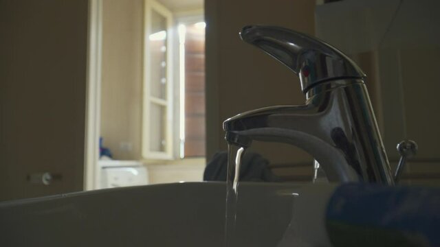 spitting in the sink in the morning after brushing teeth