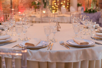 white evening festive table decor