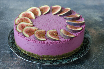 Lilac cheesecake on agar with figs and nuts