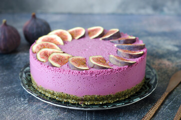 Lilac cheesecake on agar with figs and nuts