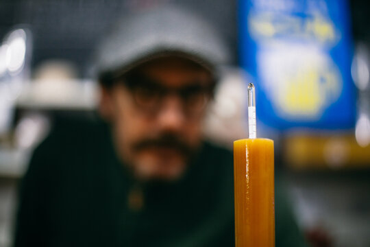 Specific gravity of beer measurement