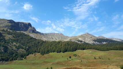 Fototapeta na wymiar panorama of the mountains in autumn