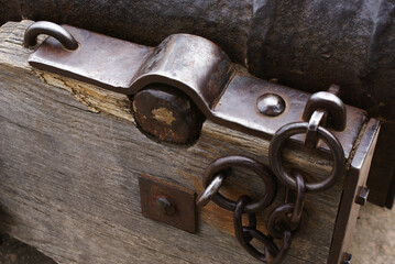 Metal latch