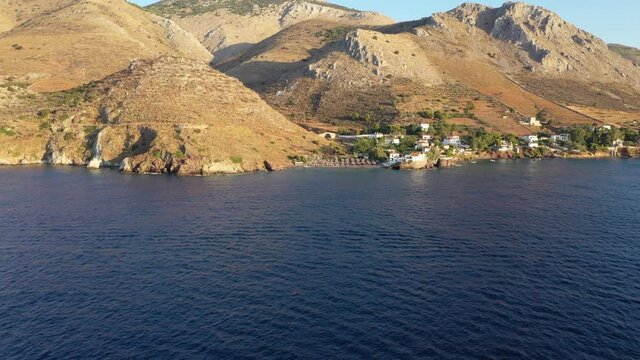 Vlychos Beach is situated in the little resort of the same name. Small pebble beach with crystal-clear waters.Undeveloped, quiet beach.