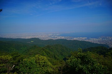 .......日本の神戸の街を六甲山から見下ろす