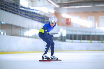 short track speed skating