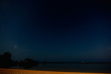 夜の浜辺