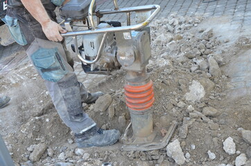 roboty ziemne ,usługi młotem ,usługi koparką , usługi budowlane , usługi remontowe ,przebijanie pod jezdnią ,zagęszczanie ziemi ,budowa, buldożer, machina, osprzęt, ciągnik, koparka, przemysł, maszyne © Szymon
