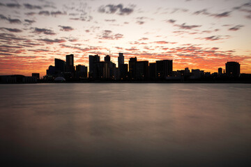 Obraz na płótnie Canvas A beautiful view of Bahrain skyline during sunrise