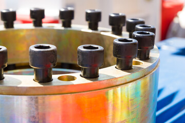 the metal is connected by a nut