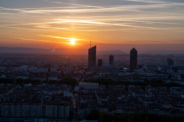 Obraz premium Lever de soleil sur la ville de Lyon