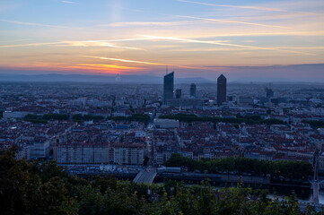 Lever de soleil sur la ville de Lyon