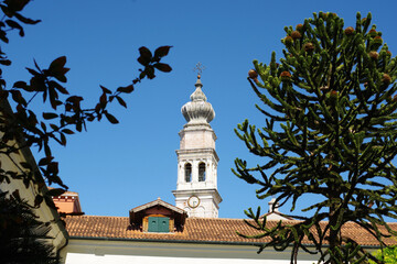 Clocher d'une &eacute;glise