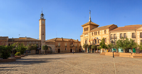 Fototapeta na wymiar Plaza mayor in the village of Consuegra, Toledo province, Spain