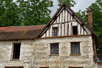 Fototapeta na wymiar Giverny; France - june 14 2020 : the touristy village
