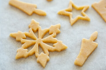 Baking christmas cookies
