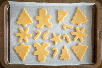 Baking christmas cookies