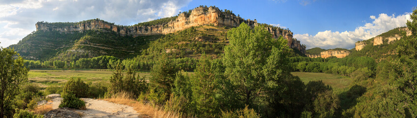 Fototapeta na wymiar Cliffs of Serrania de Cuenca natural park, near the lake of Uña, in the province of Cuenca, Spain