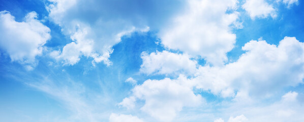 Fototapeta na wymiar Beautiful blue sky with clouds.