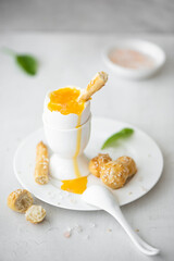 poached egg with sea salt and homemade crackers