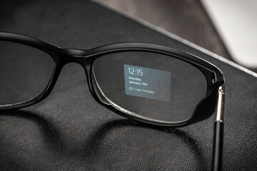Time, date and notification center on smart glasses' lens