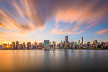 Fototapeta na wymiar New York City East River Skyline