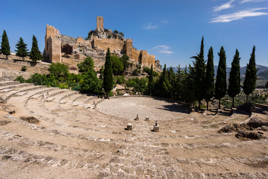Castillo de La Iruela, origen almohade, construido sobre cimientos pre-bereberes, La Iruela, valle del Guadalquivir, parque natural sierras de Cazorla, Segura y Las Villas, Jaen, Andalucia, Spain