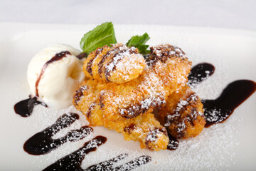Crispy banana with ice cream