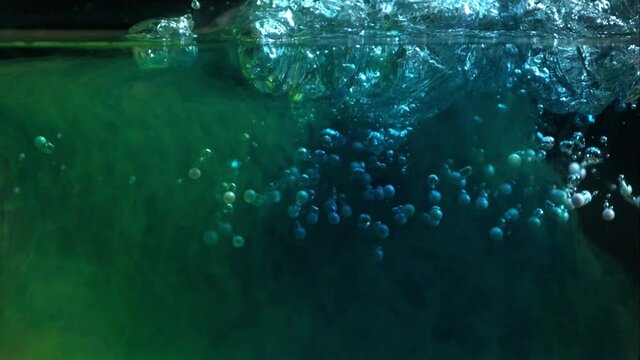 Super Slow Motion: Perlen in Wasser - #1  - Teil 1 von 2