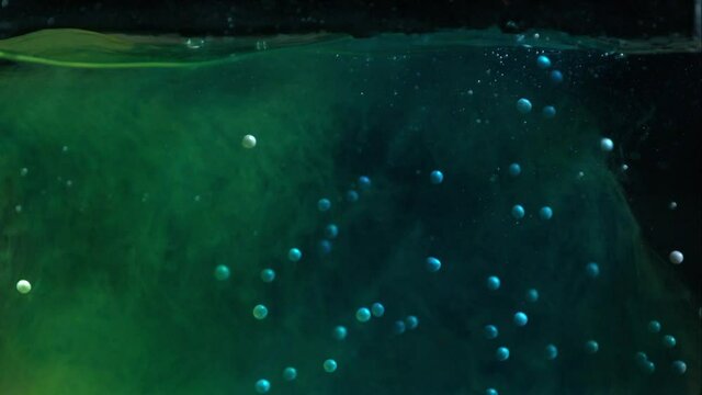 Super Slow Motion: Perlen in Wasser - #1  - Teil 2 von 2