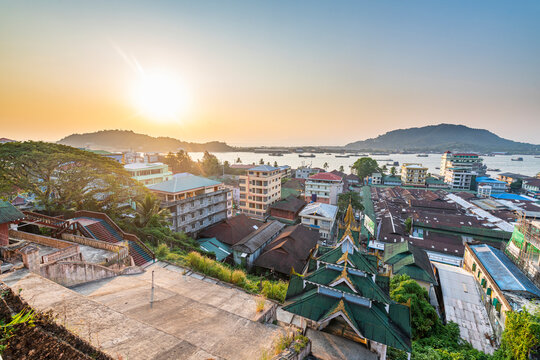 Myanmar, Myeik,&Ocirc;&oslash;&Omega;Cityscape&Ocirc;&oslash;&Omega;at sunset