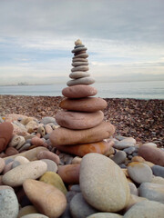 Fotografía vertical exterior. Enfoque selectivo. Playa concepto contaminación marina